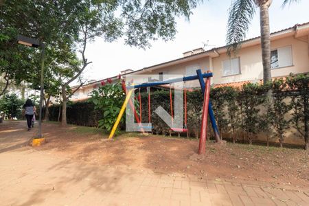 Apartamento à venda com 64m², 3 quartos e 1 vaga Apartamento à venda com 64m², 3 quartos e 1 vagaÁrea comum - Playground