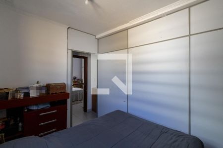 Casa à venda com 200m², 3 quartos e 4 vagasCasa 2 - Quarto 2