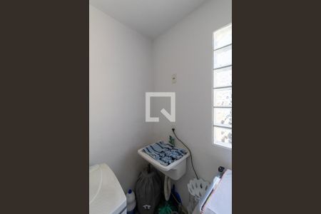 Casa à venda com 200m², 3 quartos e 4 vagasCasa 2 - Área de Serviço