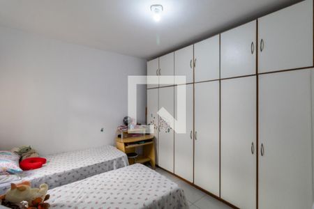 Casa à venda com 200m², 3 quartos e 4 vagasCasa 2 - Quarto 1