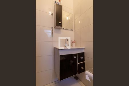 Casa à venda com 200m², 3 quartos e 4 vagasCasa 2 - Banheiro