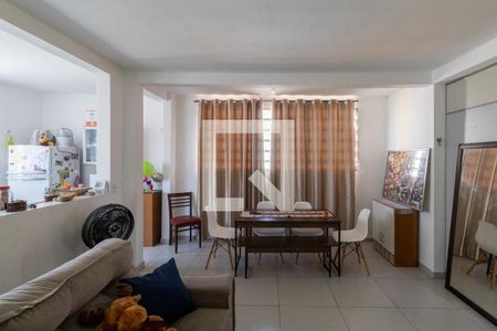 Casa à venda com 200m², 3 quartos e 4 vagasCasa 2 - Sala