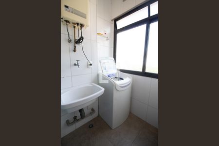 Apartamento para alugar com 65m², 2 quartos e 1 vagaÁrea de Serviço