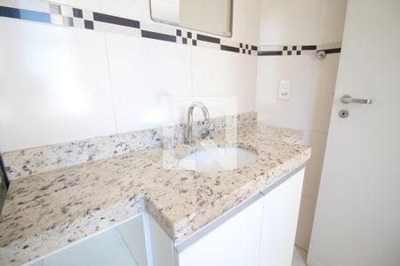 Apartamento para alugar com 65m², 2 quartos e 1 vagaBanheiro da Suíte