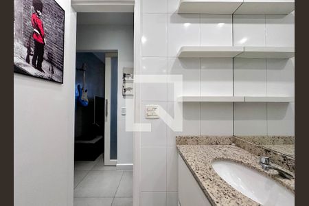 Apartamento à venda com 65m², 2 quartos e 1 vagaBanheiro Social