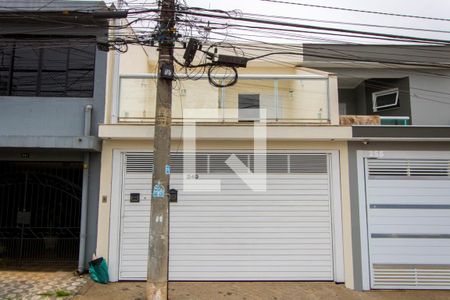 Fachada de casa para alugar com 3 quartos, 180m² em Parque Sao Vicente, Mauá