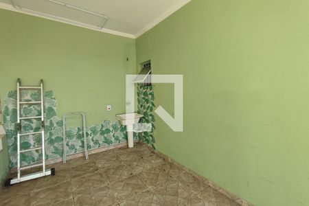 Casa para alugar com 40m², 1 quarto e 1 vagaÁrea de Serviço - Garagem