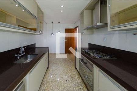 Apartamento para alugar com 186m², 3 quartos e 2 vagas Apartamento para alugar com 186m², 3 quartos e 2 vagasCozinha