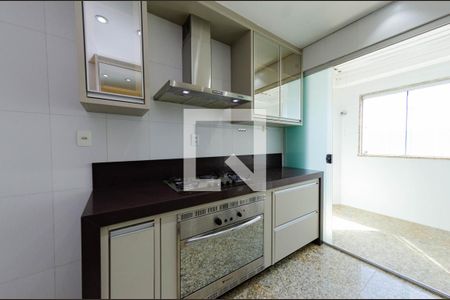 Apartamento para alugar com 186m², 3 quartos e 2 vagas Apartamento para alugar com 186m², 3 quartos e 2 vagasCozinha