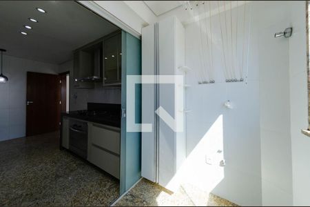 Apartamento para alugar com 186m², 3 quartos e 2 vagas Apartamento para alugar com 186m², 3 quartos e 2 vagasÁrea de serviço