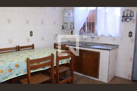 Casa para alugar com 200m², 4 quartos e 2 vagasCozinha