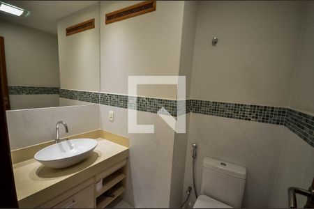 Apartamento à venda com 320m², 4 quartos e 3 vagasBanheiro 1