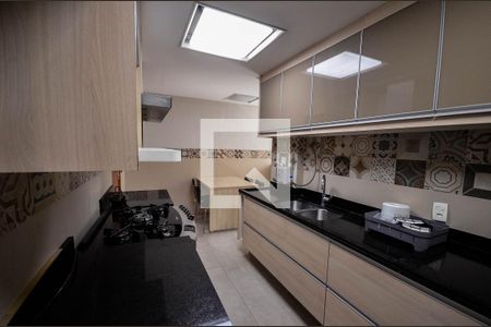 Apartamento à venda com 320m², 4 quartos e 3 vagasCozinha