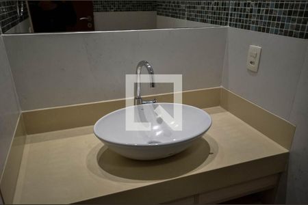 Apartamento à venda com 320m², 4 quartos e 3 vagasBanheiro 1