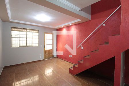 Sala de casa para alugar com 2 quartos, 64m² em Heliópolis, Belo Horizonte