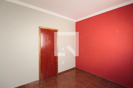 Quarto 1 de casa para alugar com 2 quartos, 64m² em Heliópolis, Belo Horizonte