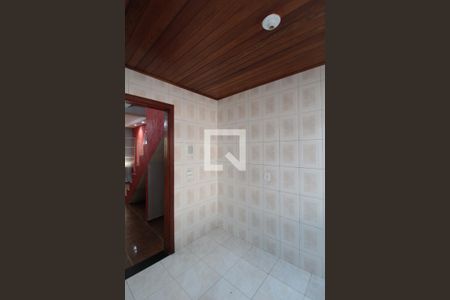 Cozinha de casa para alugar com 2 quartos, 64m² em Heliópolis, Belo Horizonte