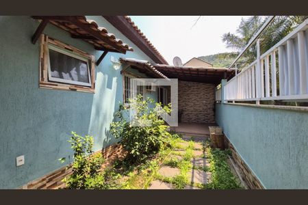 Casa de condomínio à venda com 150m², 5 quartos e sem vagaVaranda