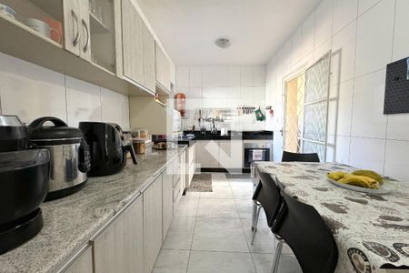 Casa à venda com 240m², 3 quartos e 4 vagasCozinha