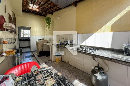 Casa à venda com 240m², 3 quartos e 4 vagasÁrea de Serviço