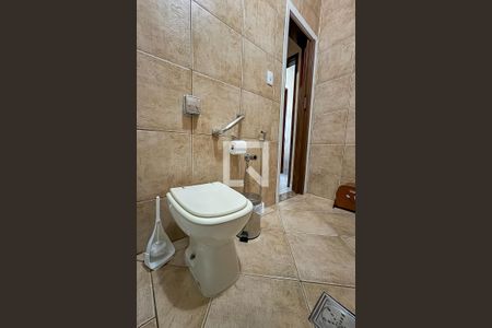 Casa à venda com 240m², 3 quartos e 4 vagasBanheiro