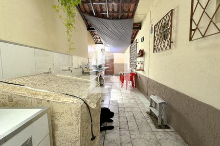 Casa à venda com 240m², 3 quartos e 4 vagasÁrea de Serviço