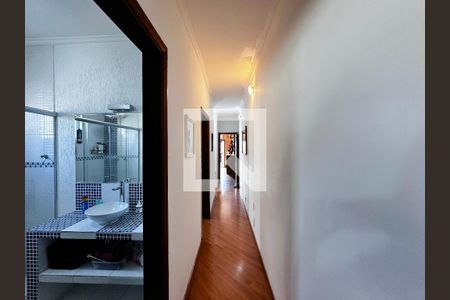 Casa à venda com 155m², 3 quartos e 2 vagasCorredor Quartos