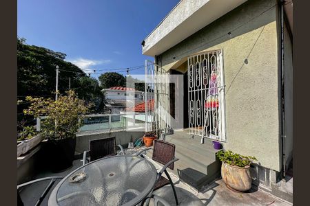 Casa à venda com 155m², 3 quartos e 2 vagasSacada Suíte