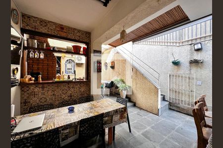 Casa à venda com 155m², 3 quartos e 2 vagasQuintal