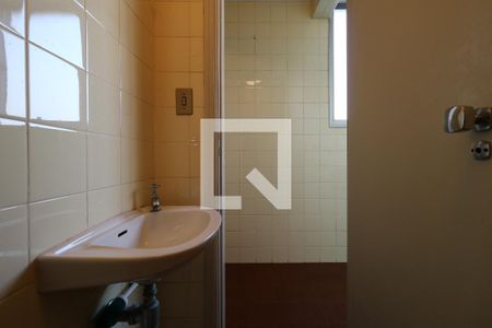 Apartamento para alugar com 181m², 3 quartos e 2 vagasBanheiro de Serviço