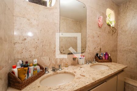 Apartamento para alugar com 355m², 4 quartos e 3 vagasBanheiro da Suite