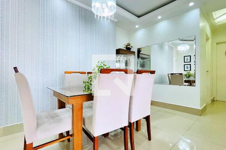 Apartamento à venda com 75m², 3 quartos e 2 vagas Apartamento à venda com 75m², 3 quartos e 2 vagasSala de Jantar