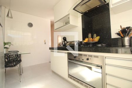 Apartamento à venda com 220m², 3 quartos e 3 vagasCozinha