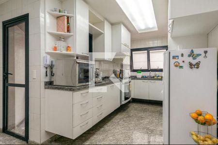 Apartamento à venda com 200m², 4 quartos e 3 vagas