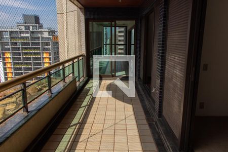 Apartamento à venda com 450m², 5 quartos e 4 vagasSACADA DA SUITE MASTER