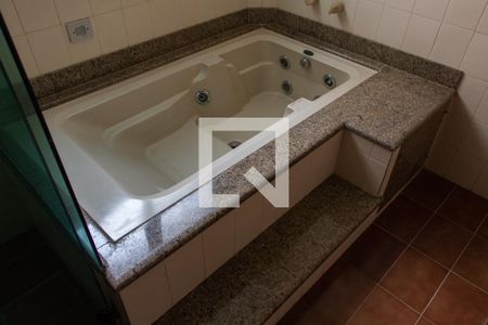 Apartamento à venda com 450m², 5 quartos e 4 vagasBANHEIRO DA SUITE MASTER