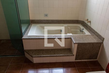 Apartamento à venda com 450m², 5 quartos e 4 vagasBANHEIRO DA SUITE MASTER