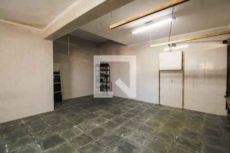 Casa à venda com 253m², 4 quartos e 3 vagas Casa à venda com 253m², 4 quartos e 3 vagasGaragem