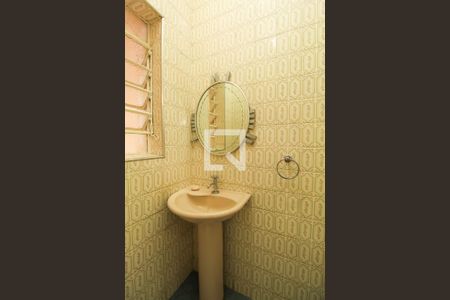 Casa à venda com 253m², 4 quartos e 3 vagas Casa à venda com 253m², 4 quartos e 3 vagasLavabo