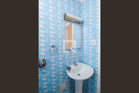 Casa à venda com 253m², 4 quartos e 3 vagas Casa à venda com 253m², 4 quartos e 3 vagasBanheiro da Suíte 1