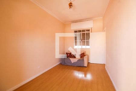 Casa à venda com 253m², 4 quartos e 3 vagas Casa à venda com 253m², 4 quartos e 3 vagasQuarto 3