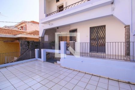 Casa à venda com 253m², 4 quartos e 3 vagas Casa à venda com 253m², 4 quartos e 3 vagasQuintal