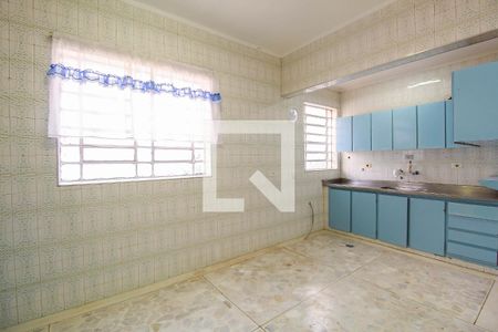 Casa à venda com 253m², 4 quartos e 3 vagas Casa à venda com 253m², 4 quartos e 3 vagasCozinha