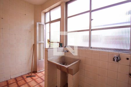 Casa à venda com 253m², 4 quartos e 3 vagas Casa à venda com 253m², 4 quartos e 3 vagasÁrea de Serviço