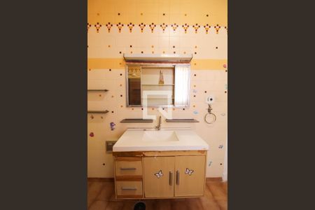 Casa à venda com 253m², 4 quartos e 3 vagas Casa à venda com 253m², 4 quartos e 3 vagasBanheiro