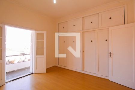 Casa à venda com 253m², 4 quartos e 3 vagas Casa à venda com 253m², 4 quartos e 3 vagasQuarto 2