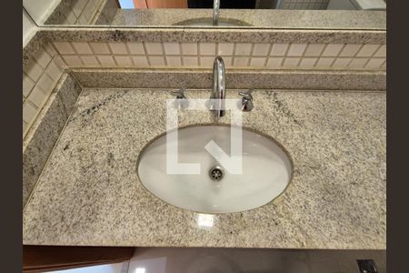 Apartamento à venda com 84m², 3 quartos e 1 vaga Apartamento à venda com 84m², 3 quartos e 1 vagaBanheiro da Suíte