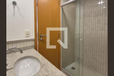 Apartamento à venda com 84m², 3 quartos e 1 vaga Apartamento à venda com 84m², 3 quartos e 1 vagaBanheiro Social