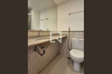 Apartamento à venda com 84m², 3 quartos e 1 vaga Apartamento à venda com 84m², 3 quartos e 1 vagaBanheiro da Suíte