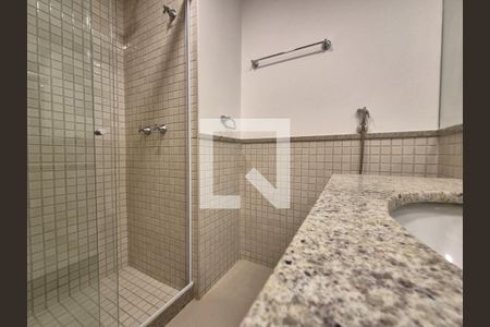 Apartamento à venda com 84m², 3 quartos e 1 vaga Apartamento à venda com 84m², 3 quartos e 1 vagaBanheiro Social